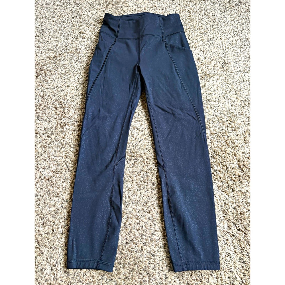 Lululemon Time To Sweat Crop *23" Polar Shift Emboss Black size 4